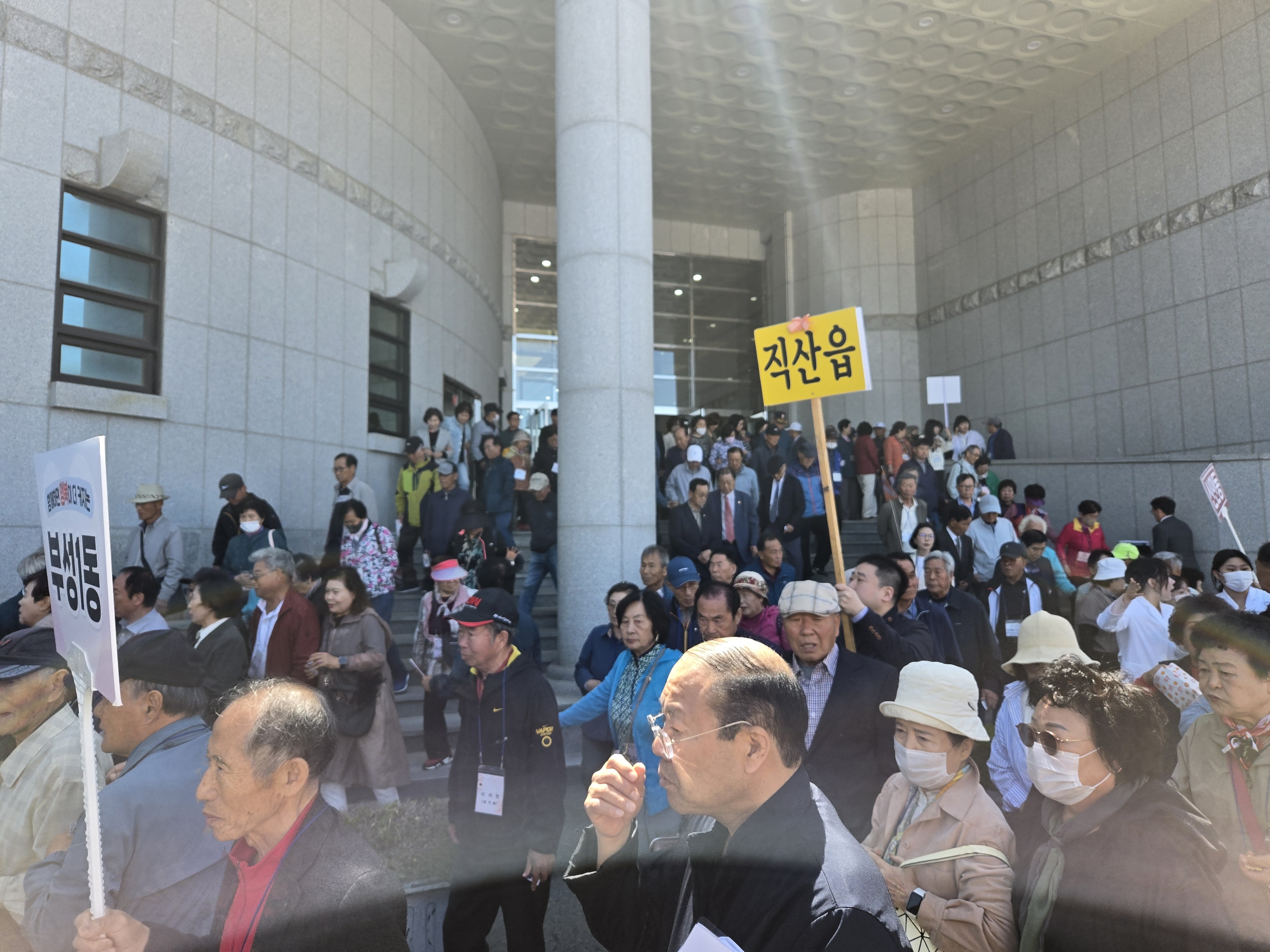 제 54회 어버이날 기념행사 [사랑을 전하는 손길, 뷰티케어!] 12번째 첨부파일 이미지