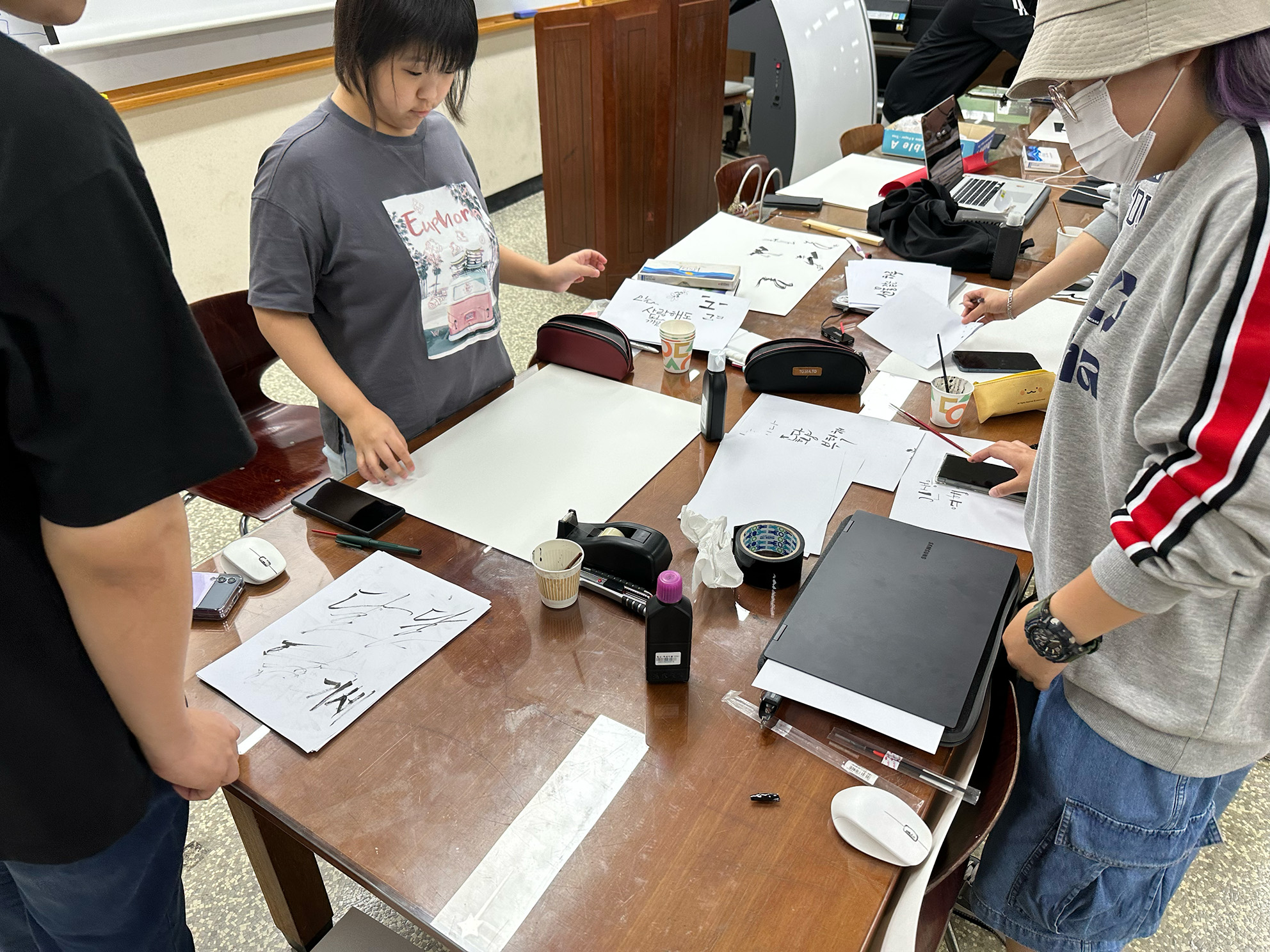 [시각디자인] 2023 1학년 타이포 그래피와 서체 전공 수업 4번째 첨부파일 이미지