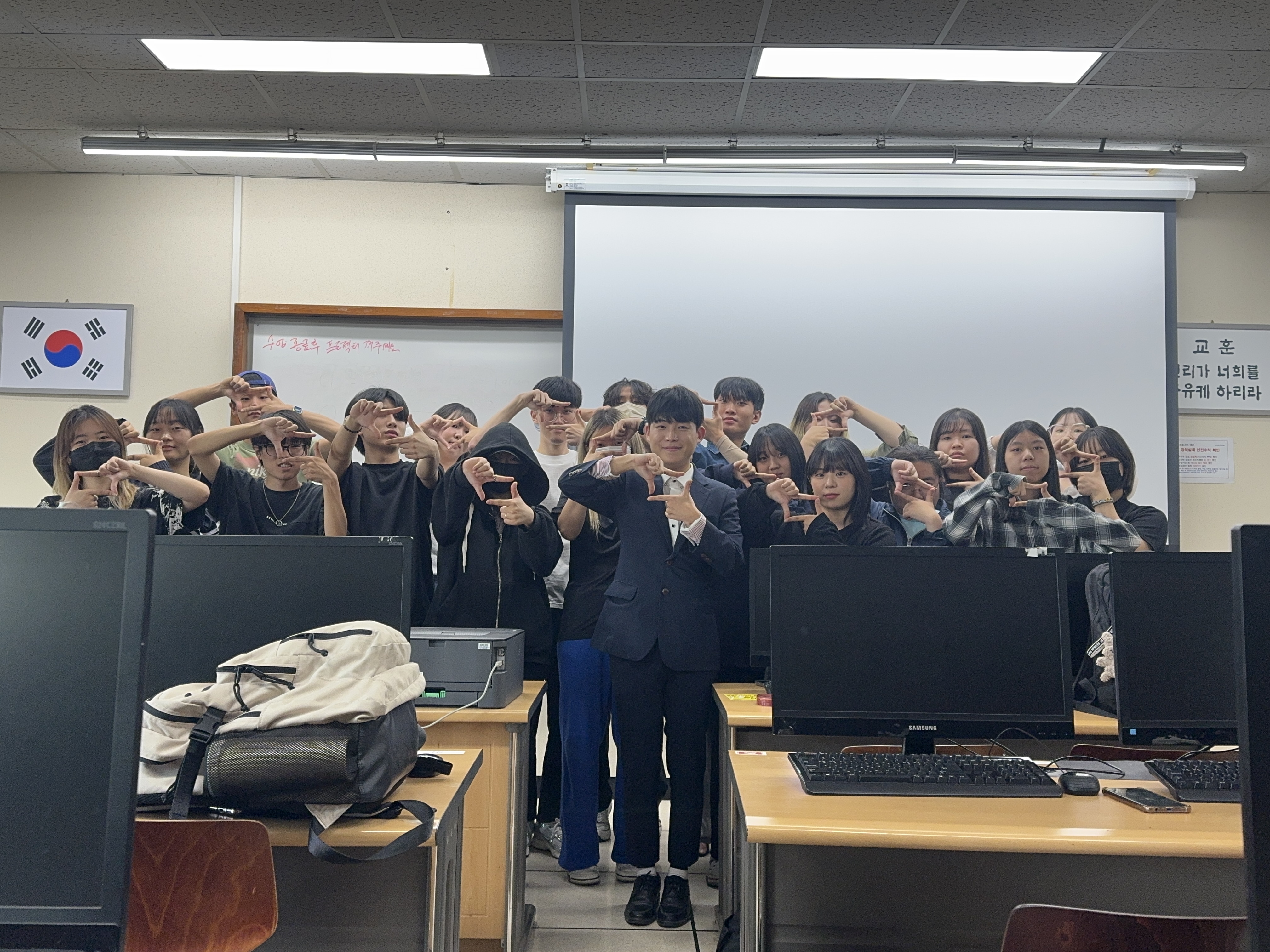 [시각디자인] 2024년 6월 16일 영상미디어 디자인 기말고사 전 마지막 수업 1번째 첨부파일 이미지