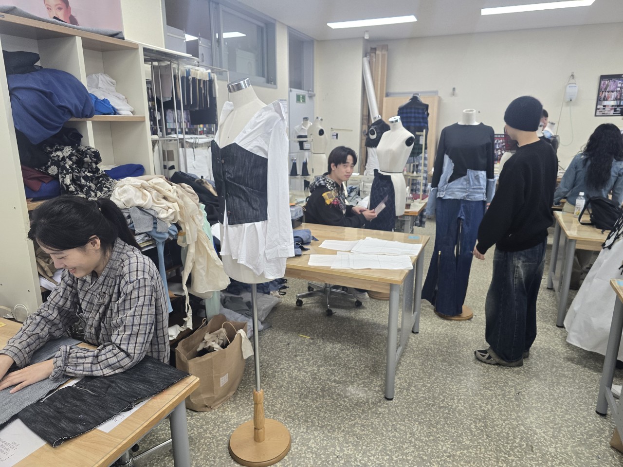 [패션스타일디자인]#디자인학부 # 패션스타일디자인 캡스톤디자인, 아트웍디자인-작품 제작  4번째 첨부파일 이미지
