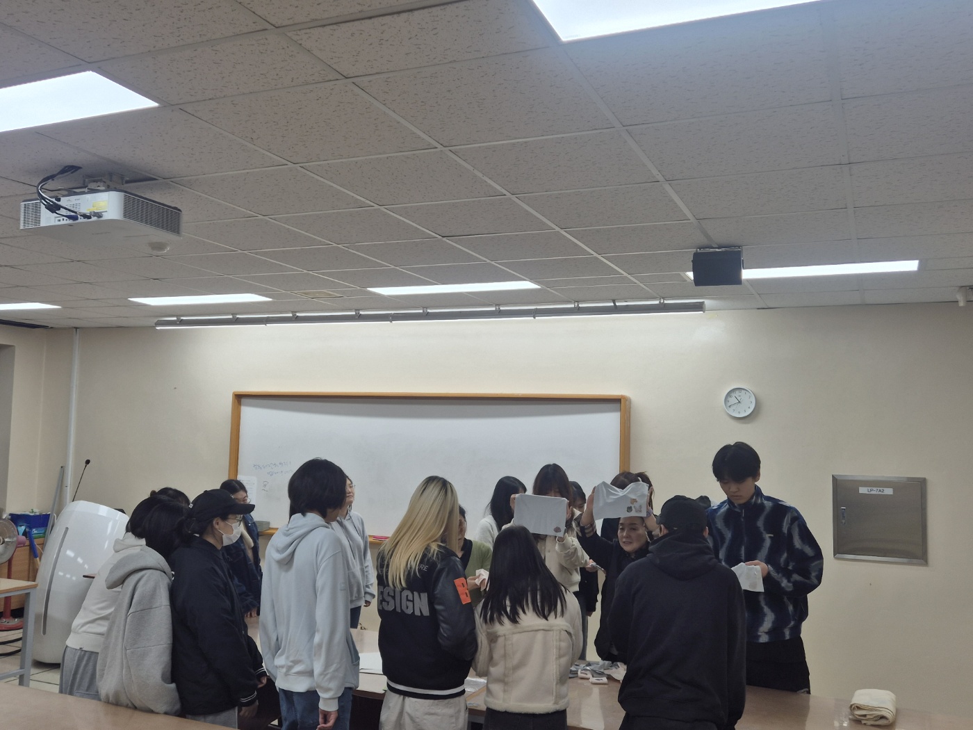 [패션스타일디자인]2024융합캡스톤디자인- (5개학부 융합,비교과프로그램) 7번째 첨부파일 이미지