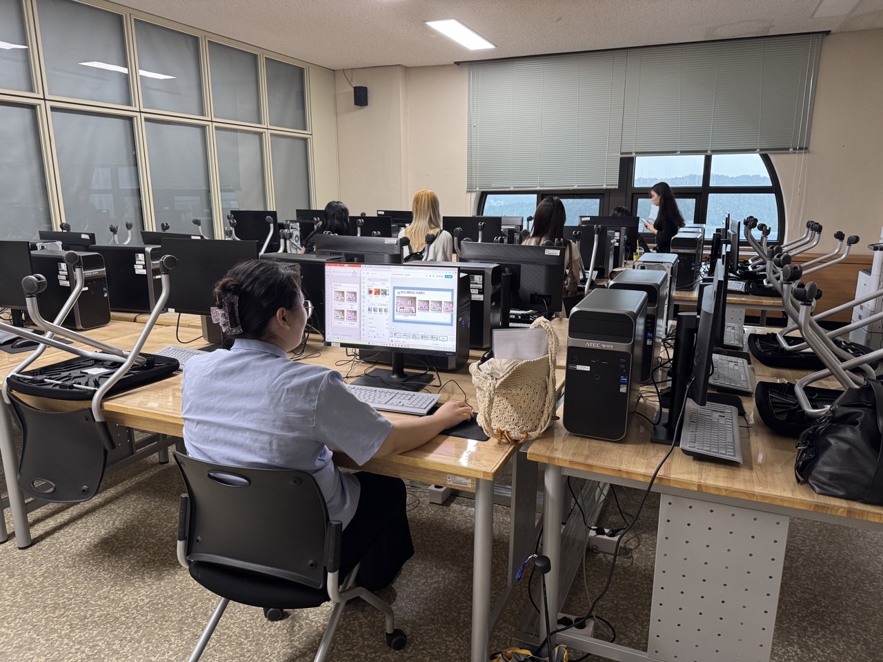 [패션스타일디자인]2025-1학기, 디지털텍스타일프린팅-수업 스케치 6번째 첨부파일 이미지