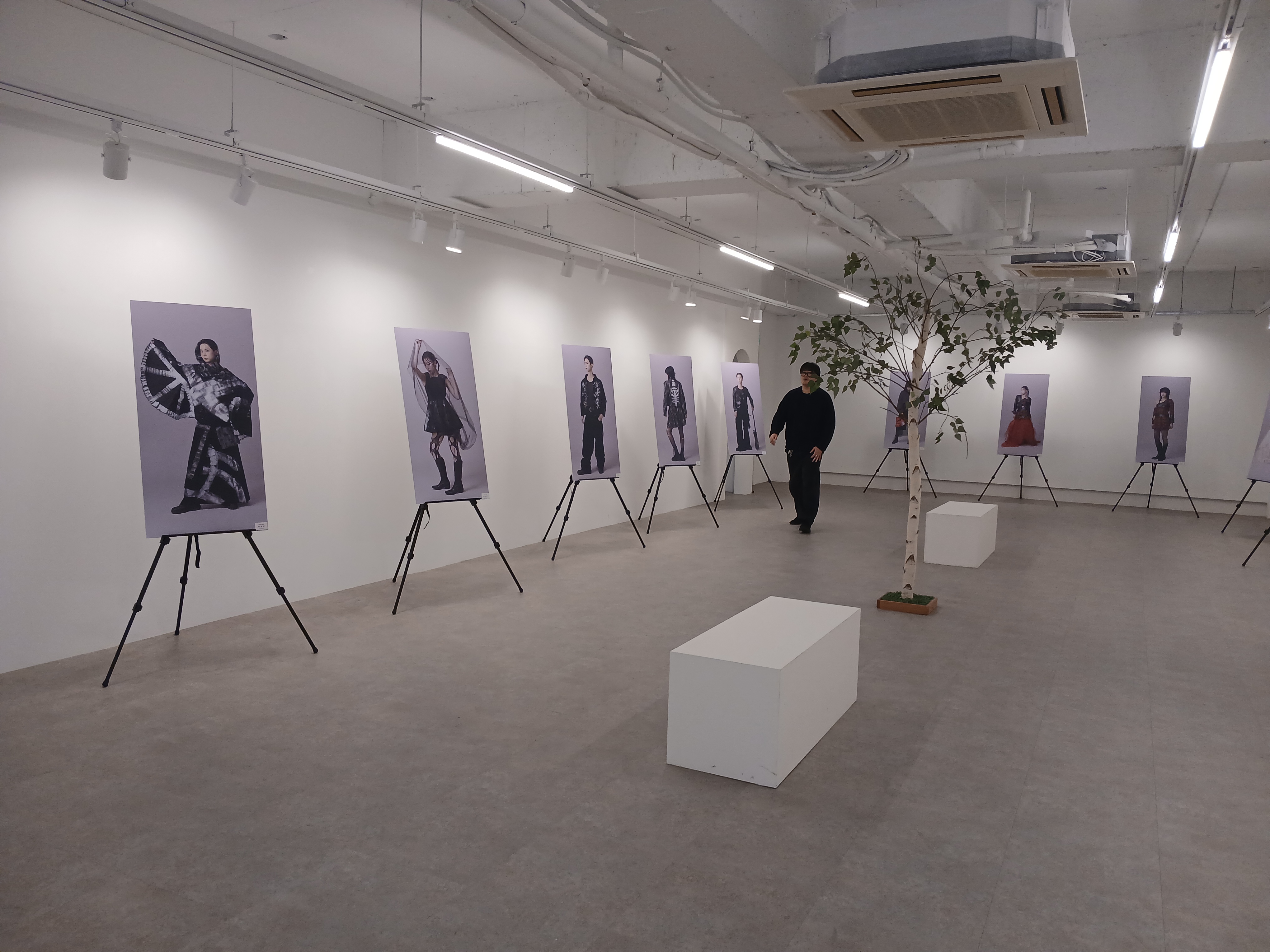 [패션스타일디자인]2025 패션아카이브-사진전 11번째 첨부파일 이미지