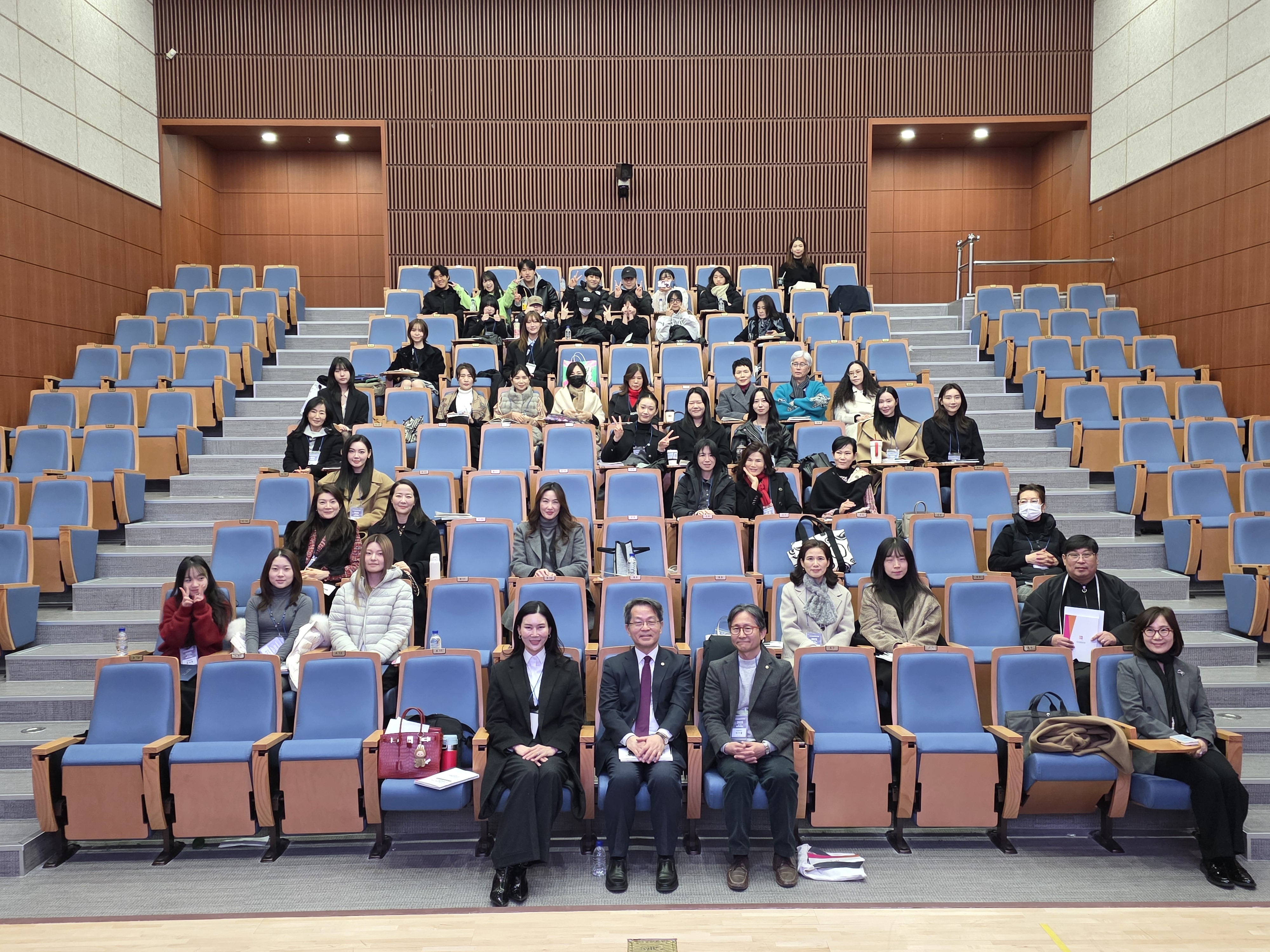 [패션스타일디자인]2025 제15회  캡스톤디자인 상상프로젝트(학술대회) 7번째 첨부파일 이미지