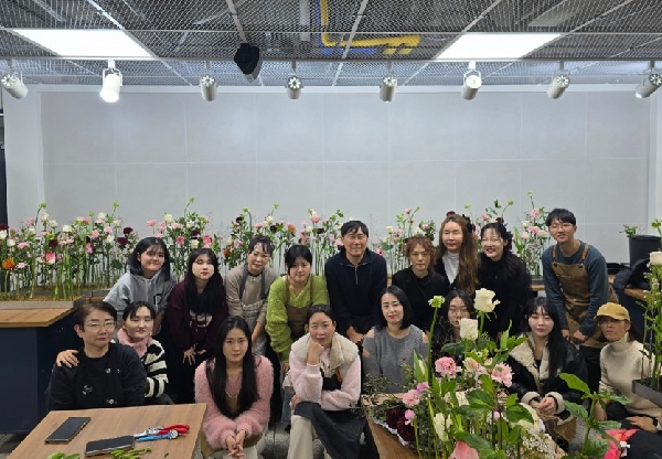 성인맞춤형 비학위과정 "대한민국플로리스트사범 자격과정" 대표이미지