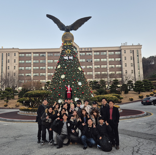 2025학년도 실용음악학과 단체사진입니다 2번째 첨부파일 이미지