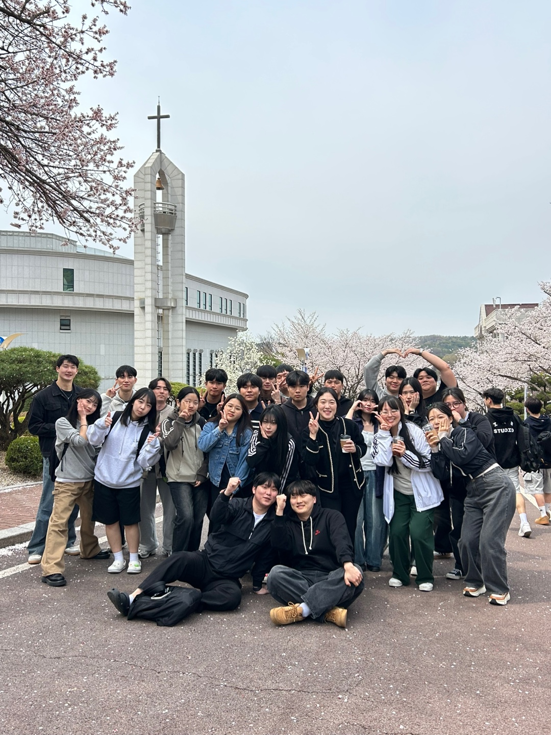 벚꽃엔딩🎶(류찬주 교수님) 1번째 첨부파일 이미지