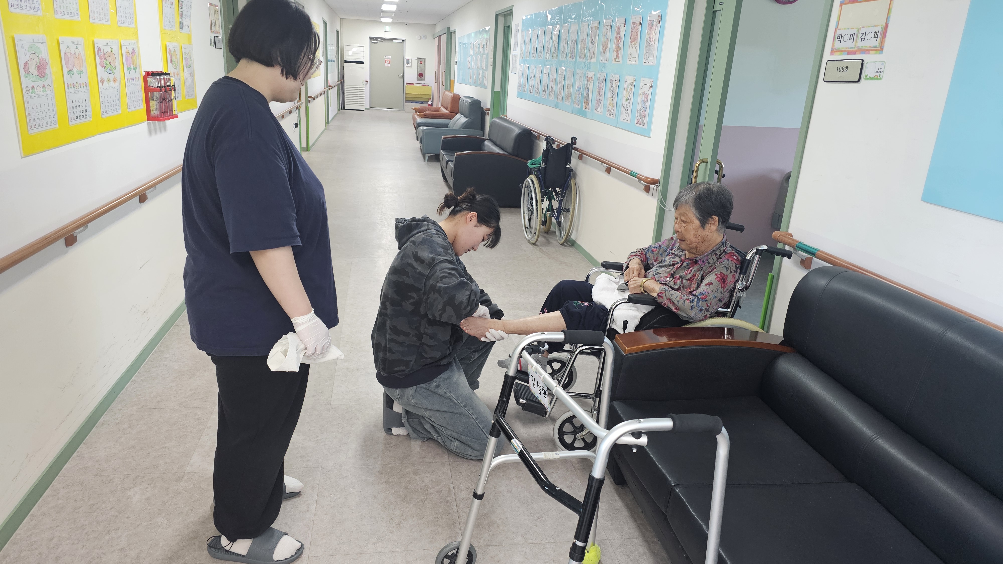 도란도란 봉사동아리-천안삼거리요양원 봉사(2026.05.15) 3번째 첨부파일 이미지