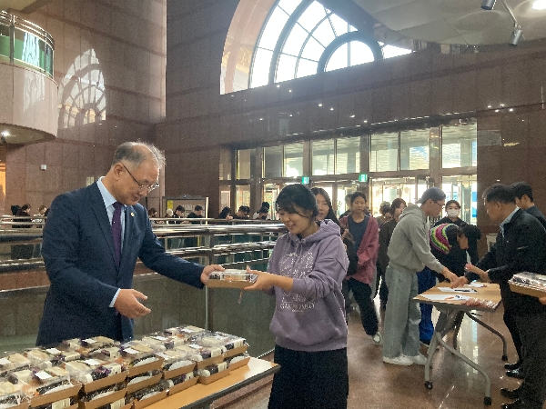 백석문화대 도서관, 중간고사 맞아 학생 응원 이벤트 개최 대표이미지